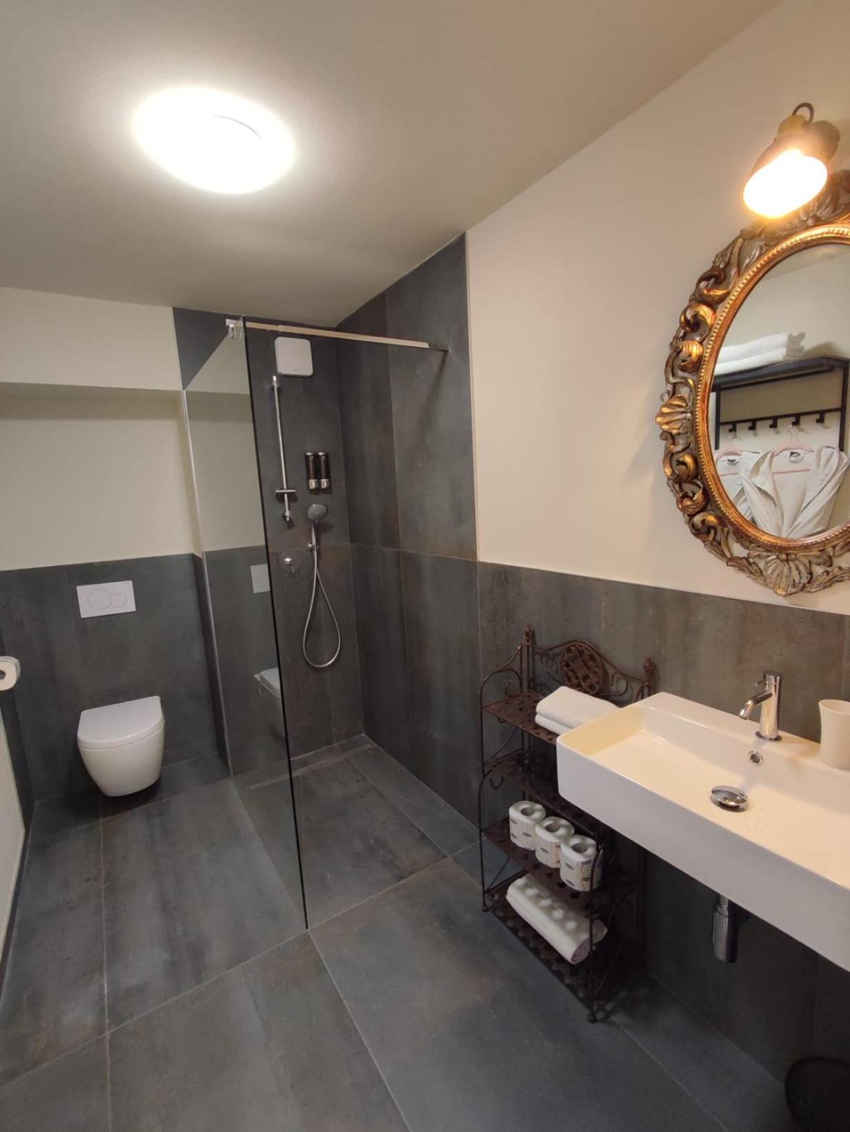 Casa Vacanze Bella-Host By Foresteria Bergamo Bella ภายนอก รูปภาพ